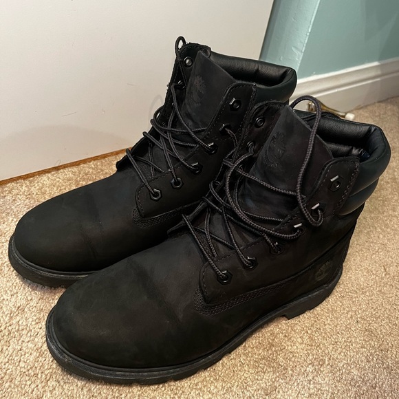 Black Timberlands - Picture 2 of 4